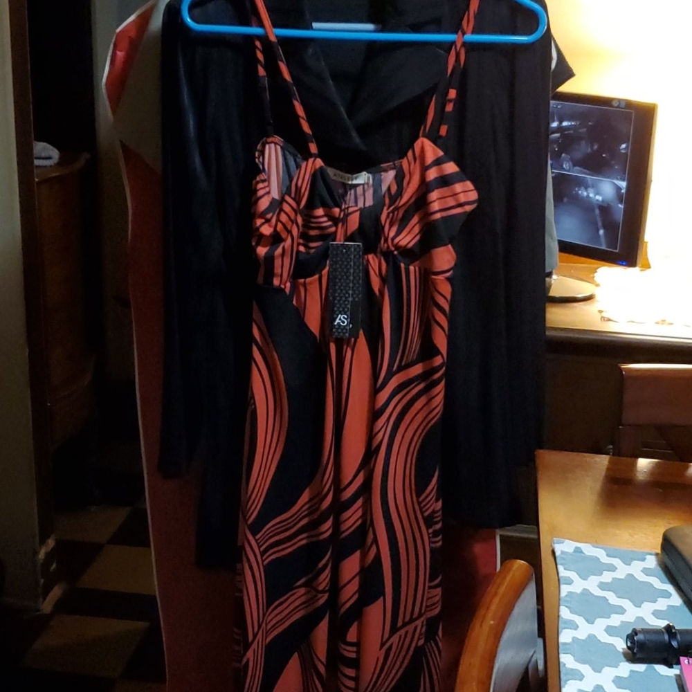 Dress - Picture 1 of 2